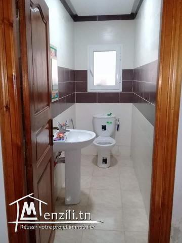 TRES BELLE VILLA MOUROUJ 3  (en face du marché de gros Tunis)