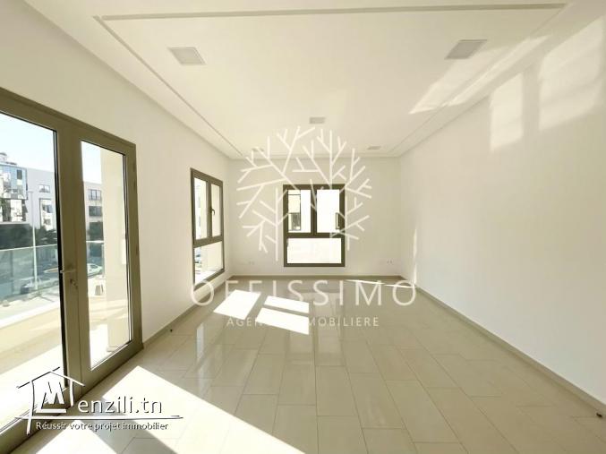 Location d'un bureau moderne de 300 m2 au Lac 1