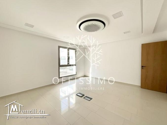 Location d'un bureau moderne de 300 m2 au Lac 1