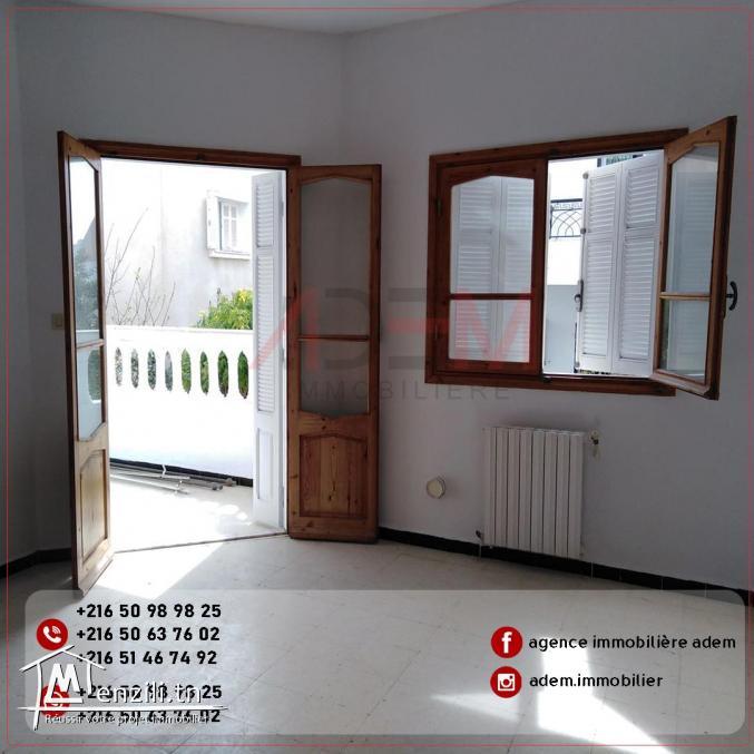 Spacieux étage de villa S3 avec entrée indépendante à Sahloul