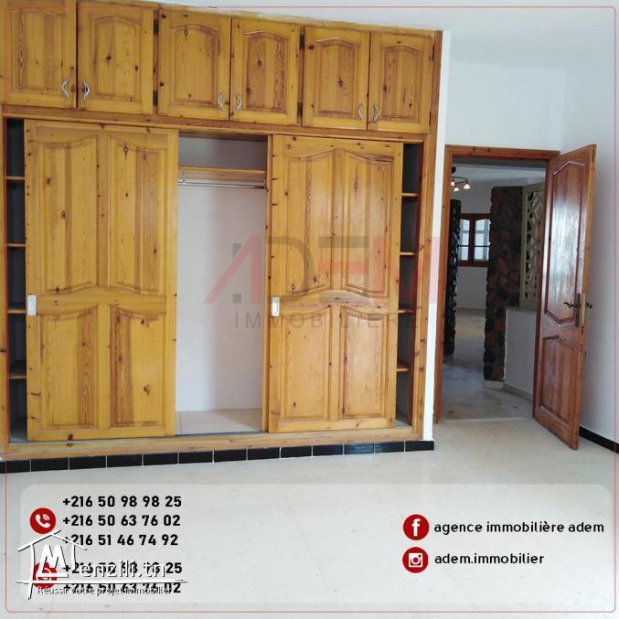 Spacieux étage de villa S3 avec entrée indépendante à Sahloul