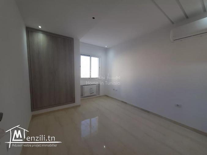 A vendre appartement S+3 à Khézama EST