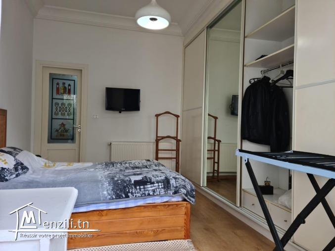 A louer a la Marsa bel appartement meublé avec jardin