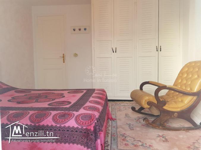 A louer sublime villa avec piscine à Chott Meriem