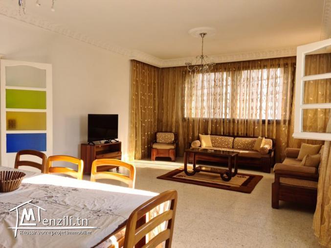 A louer a la Marsa plage appartement meublé avec terrasse et jardin