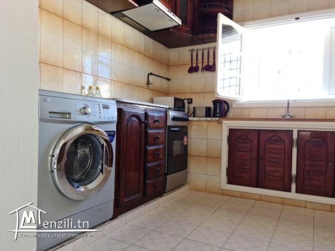 A louer a la Marsa plage appartement meublé avec terrasse et jardin