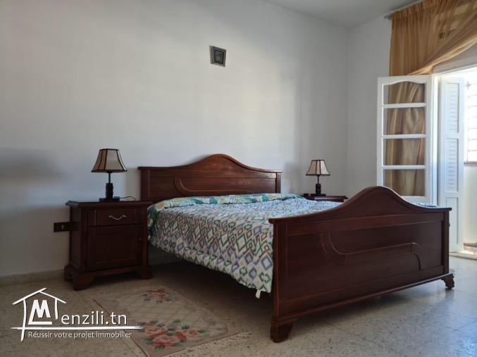 A louer a la Marsa plage appartement meublé avec terrasse et jardin