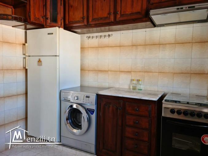 A louer a la Marsa plage appartement meublé avec terrasse et jardin