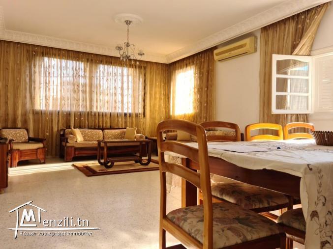 A louer a la Marsa plage appartement meublé avec terrasse et jardin