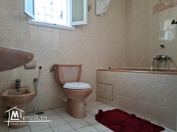 A louer a la Marsa plage appartement meublé avec terrasse et jardin