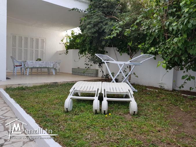 A louer a la marsa corniche un appartement meublé avec jardin