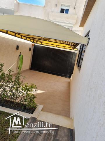 A louer a la marsa bel appartement meublé avec jardin