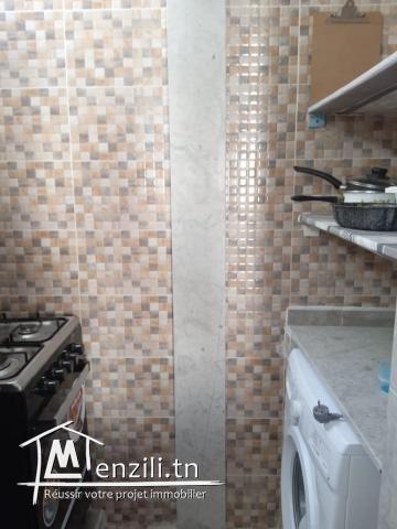 A louer a la marsa petit appartement meublé au rez de chaussé