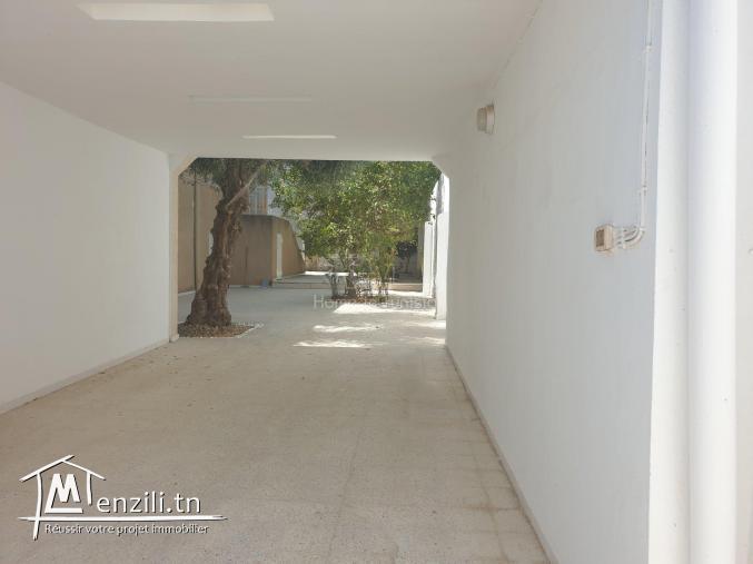 A louer réez de chaussée d'une villa à Bohssina