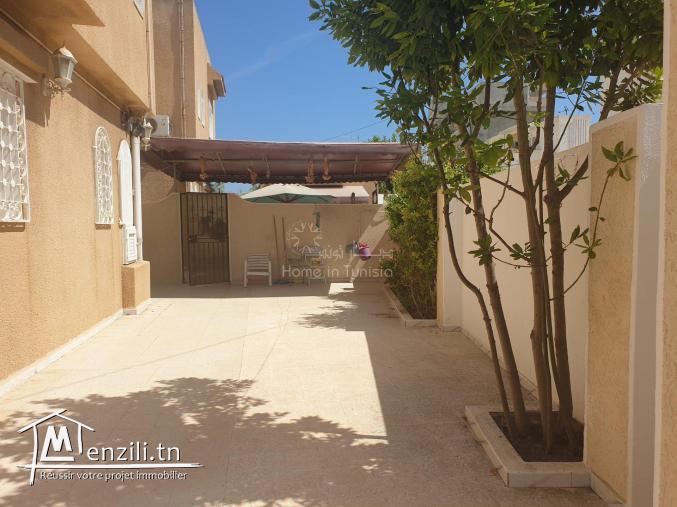 A louer réez de chaussée d'une villa à Bohssina