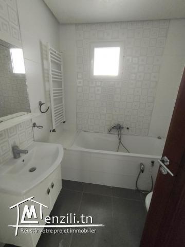 Un appartement (S+4) situé au 3éme étage à sahloul