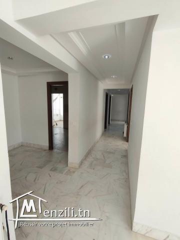Un appartement (S+4) situé au 3éme étage à sahloul