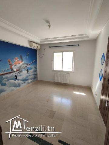 Un appartement (S+4) situé au 3éme étage à sahloul