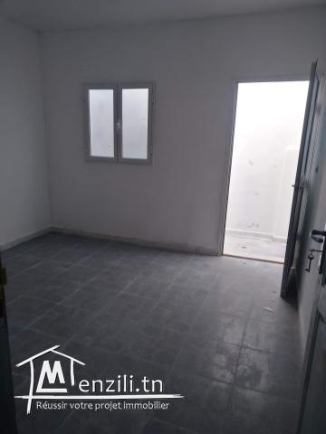 Maison a vendre 3 étages séparés à el Mnihla