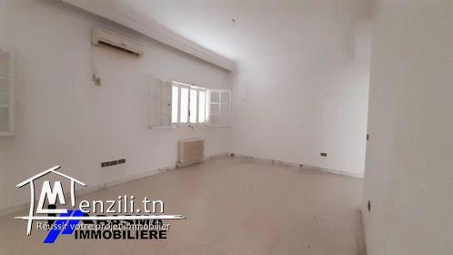 Une villa à vendre située à Sahloul