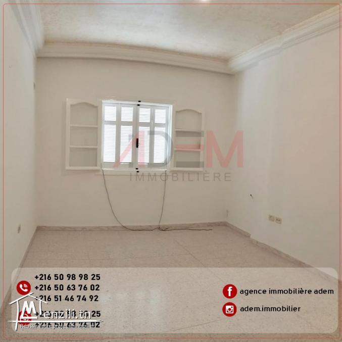 Etage de villa S3 avec place parking à Sahloul