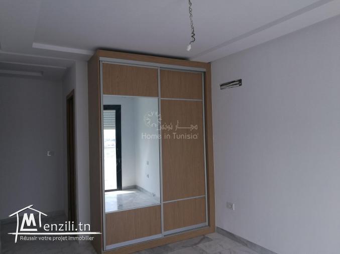 A vendre appartement S+3 à Cité la Caserne