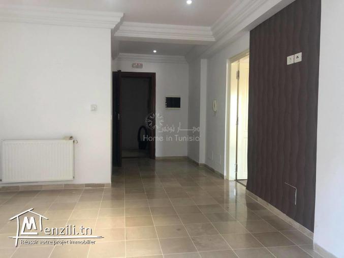 A louer S+1 à usage bureautique sur la route touristique