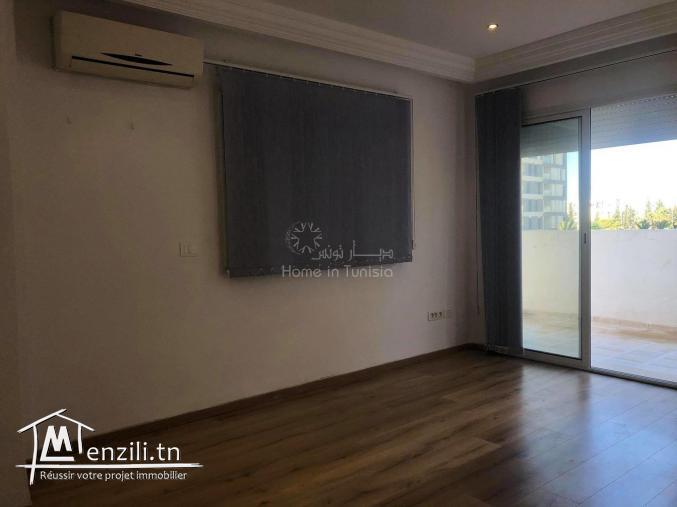 A louer S+1 à usage bureautique sur la route touristique