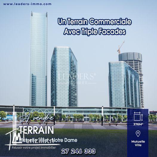 #A_VENDRE un Commerciale qu'il fait le coin à Notre Dame