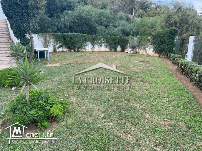 Villa S+5 vue mer à La Marsa MVL1275