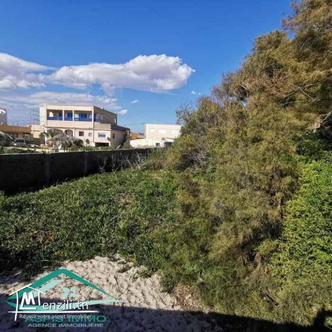 VT791:Terrain d’habitation 561 m² pieds dans l’eau  plage Ain Grinz Kelibia
