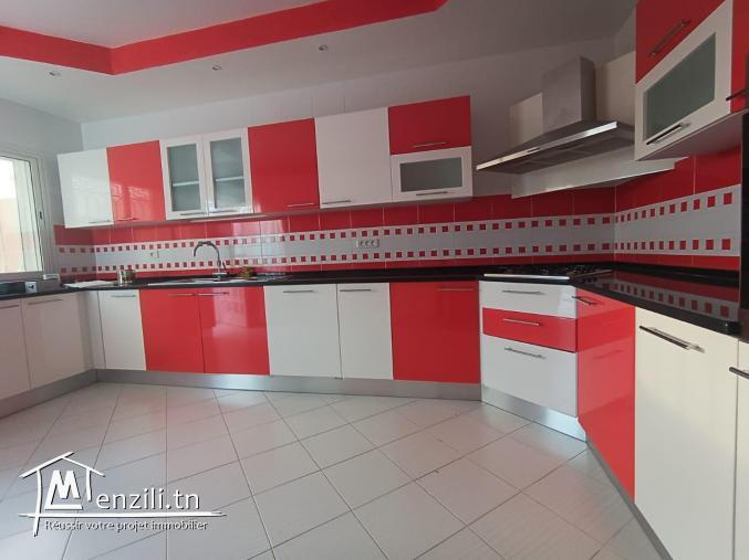 Splendide Villa Triplex vue mer avec jolie piscine à Gammarth