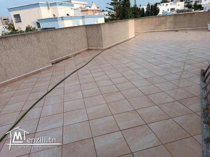 Splendide Villa Triplex vue mer avec jolie piscine à Gammarth