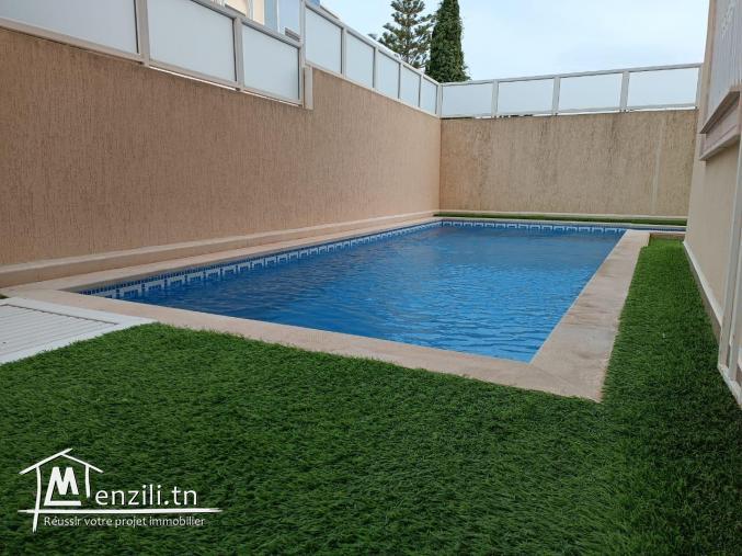 Splendide Villa Triplex vue mer avec jolie piscine à Gammarth