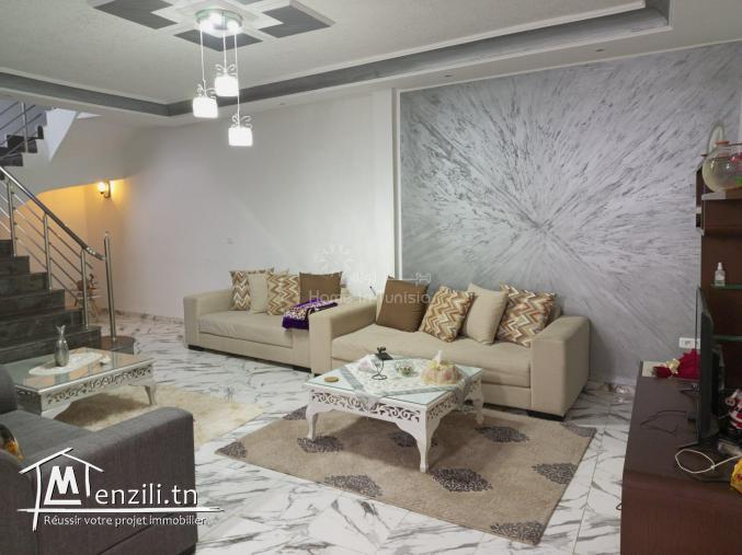 A vendre étage de villa S+3 haut standing à Corniche Sousse