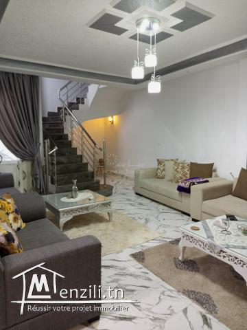 A vendre étage de villa S+3 haut standing à Corniche Sousse