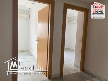 Bureau Stella à Louer aux Berges du Lac 2