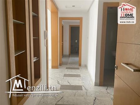 Bureau Stella à Louer aux Berges du Lac 2