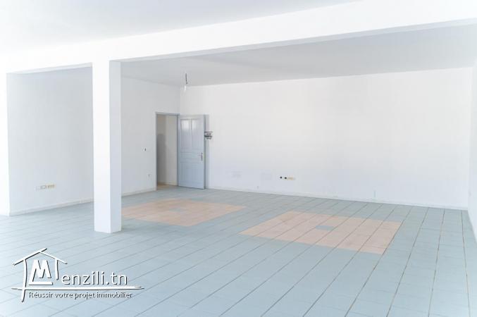 Local commercial 3000 m2 route de Grombalia