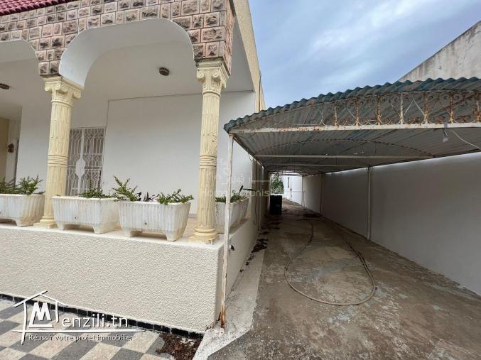 A vendre villa à Chott Meriem