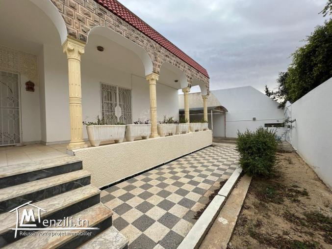 A vendre villa à Chott Meriem