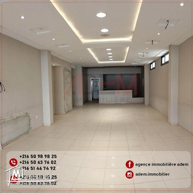 Local commercial de 120m² à Khzema EST
