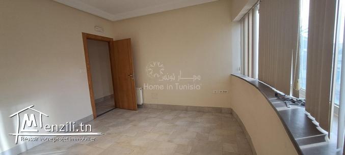 A louer spacieux appartement à usage bureautique