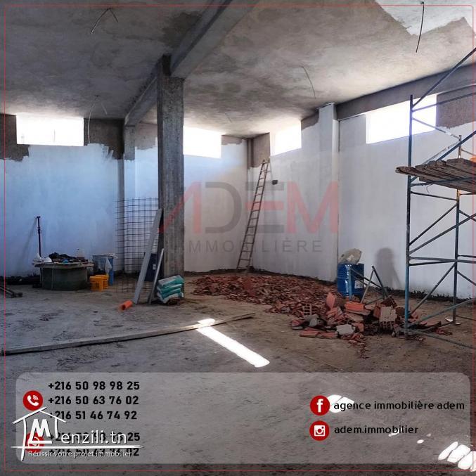 Local commercial de 200m² sur une route principale à cité Riath