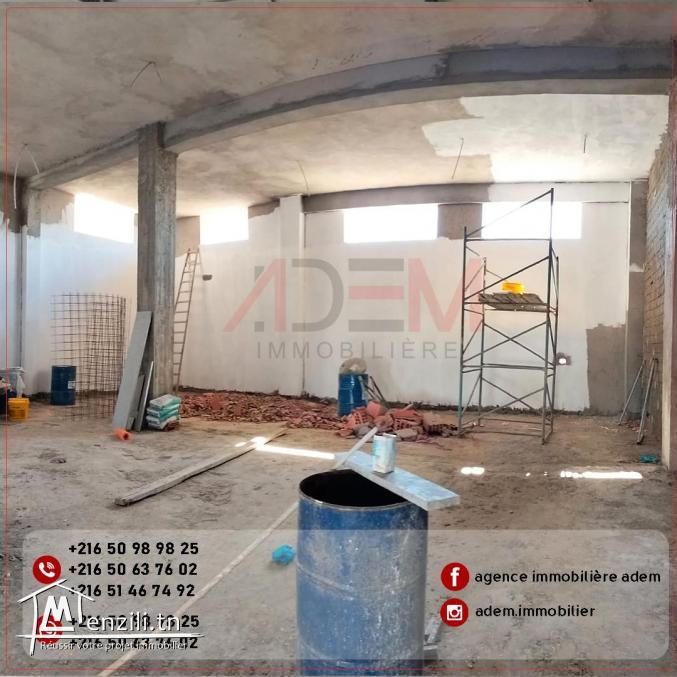 Local commercial de 200m² sur une route principale à cité Riath