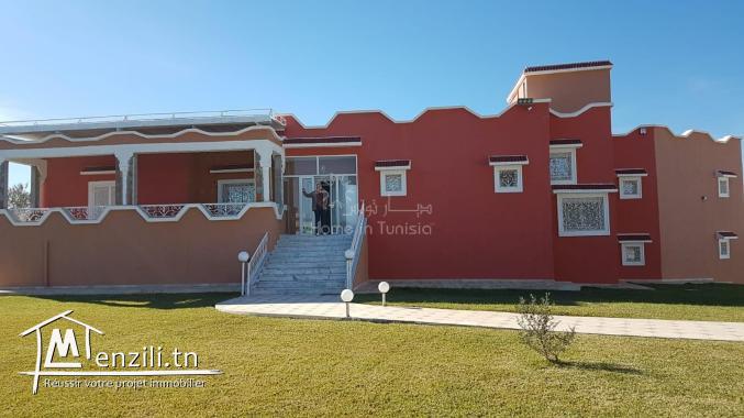 A vendre spacieuse villa à Akouda