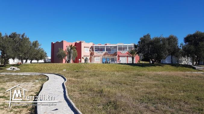 A vendre spacieuse villa à Akouda