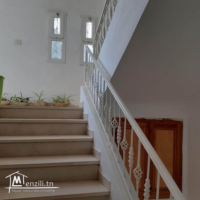 A vendre Grande villa avec jardin + Étage indépendant S+5