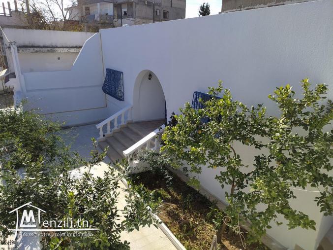 A vendre Villa plain-pied  rénovée avec studio