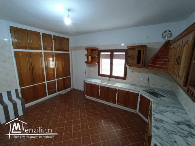 A vendre Villa plain-pied  rénovée avec studio